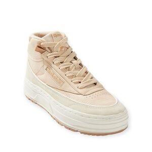 BRAND NEW!! NEVER WORN OR TAKEN OUT OF BOX!
Reebok Club C Geo Mid Sneaker- W8